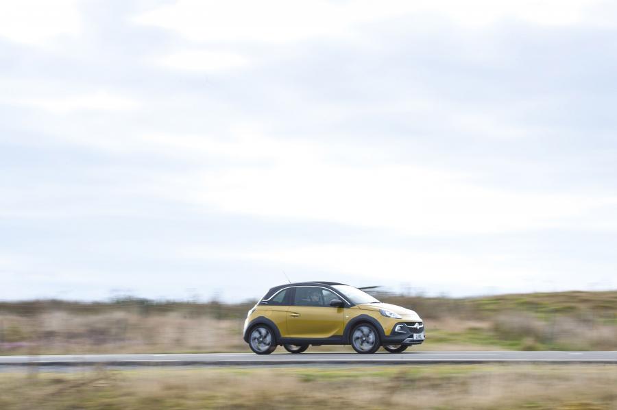  Vauxhall Adam Rocks Air 2014 года  (фото 35 из 94)